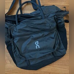 On Running Black Travel Bag